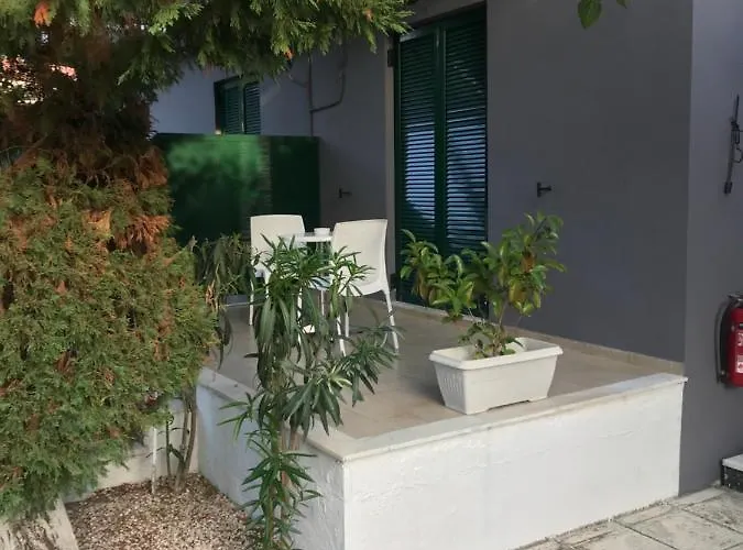 Ξενοδοχείο Merlis 2*