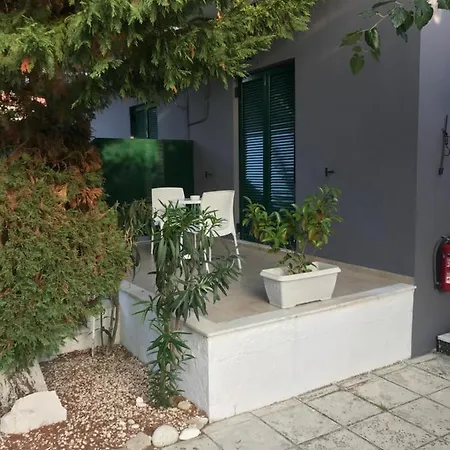 Ξενοδοχείο Merlis 2*