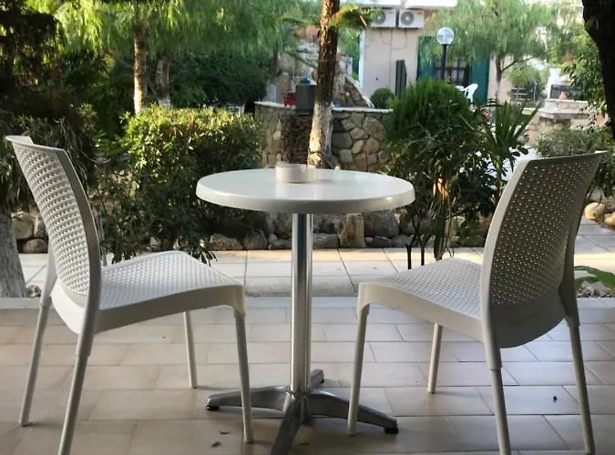 מלון Merlis Kalamákion